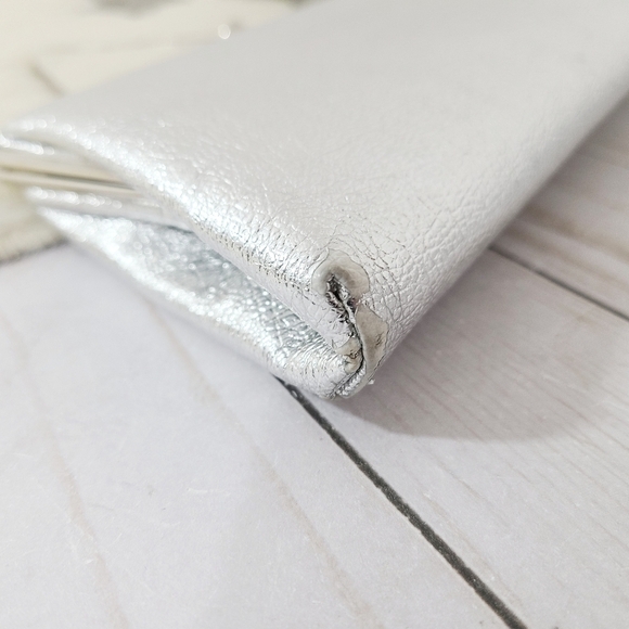 Vintage 60s 70s metallic silver clutch evening bag - Picture 4 of 8